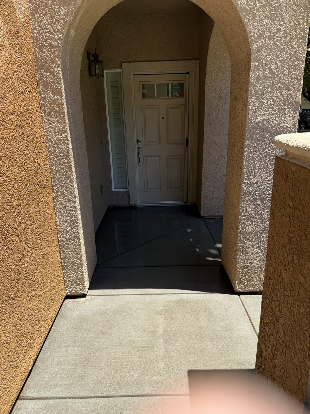 Courtyard patio after pressure washing